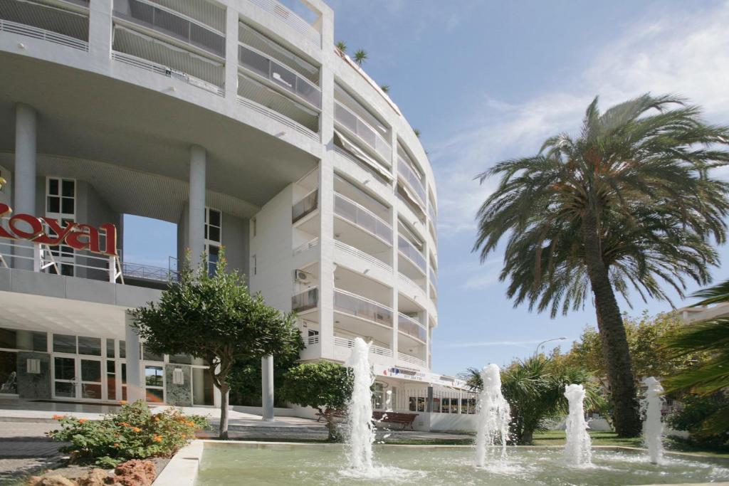 Apartbeach Royal Apartments Salou Bagian luar foto
