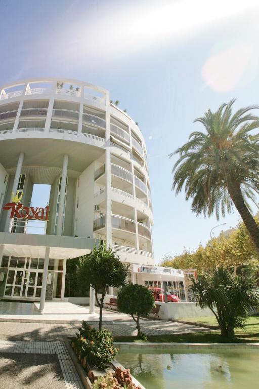 Apartbeach Royal Apartments Salou Bagian luar foto