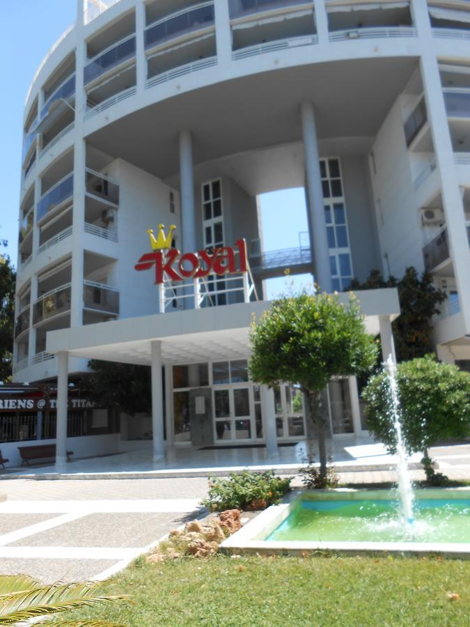 Apartbeach Royal Apartments Salou Bagian luar foto